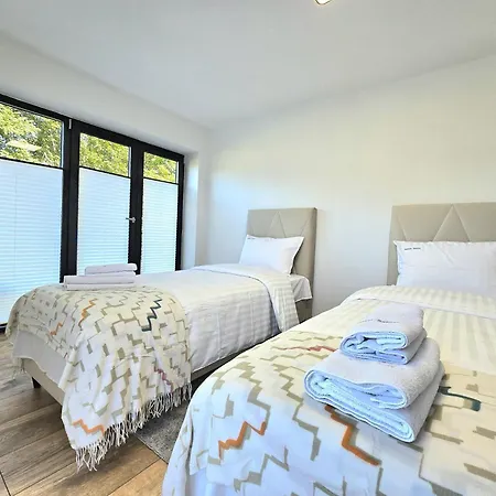 Mazurski Z Cegly Nad Jeziorem Casa vacanze *