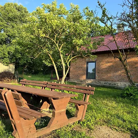 Mazurski Z Cegly Nad Jeziorem * Sedansk